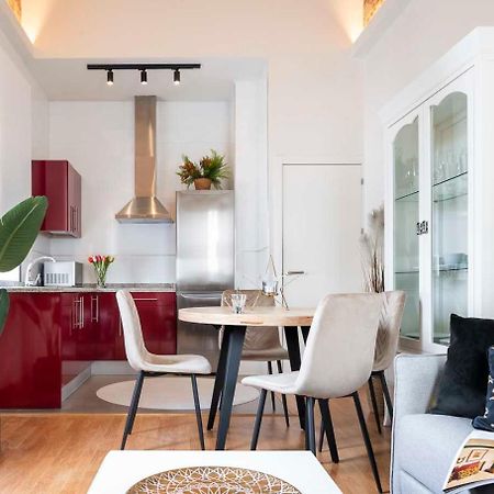Apartamento Familiar Nuevo De Diseno En La Mejor Zona De Triana, Parking Included Séville Extérieur photo